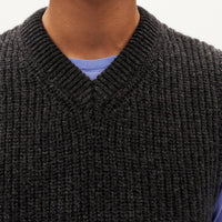 Oliver Knitted Vest in Black