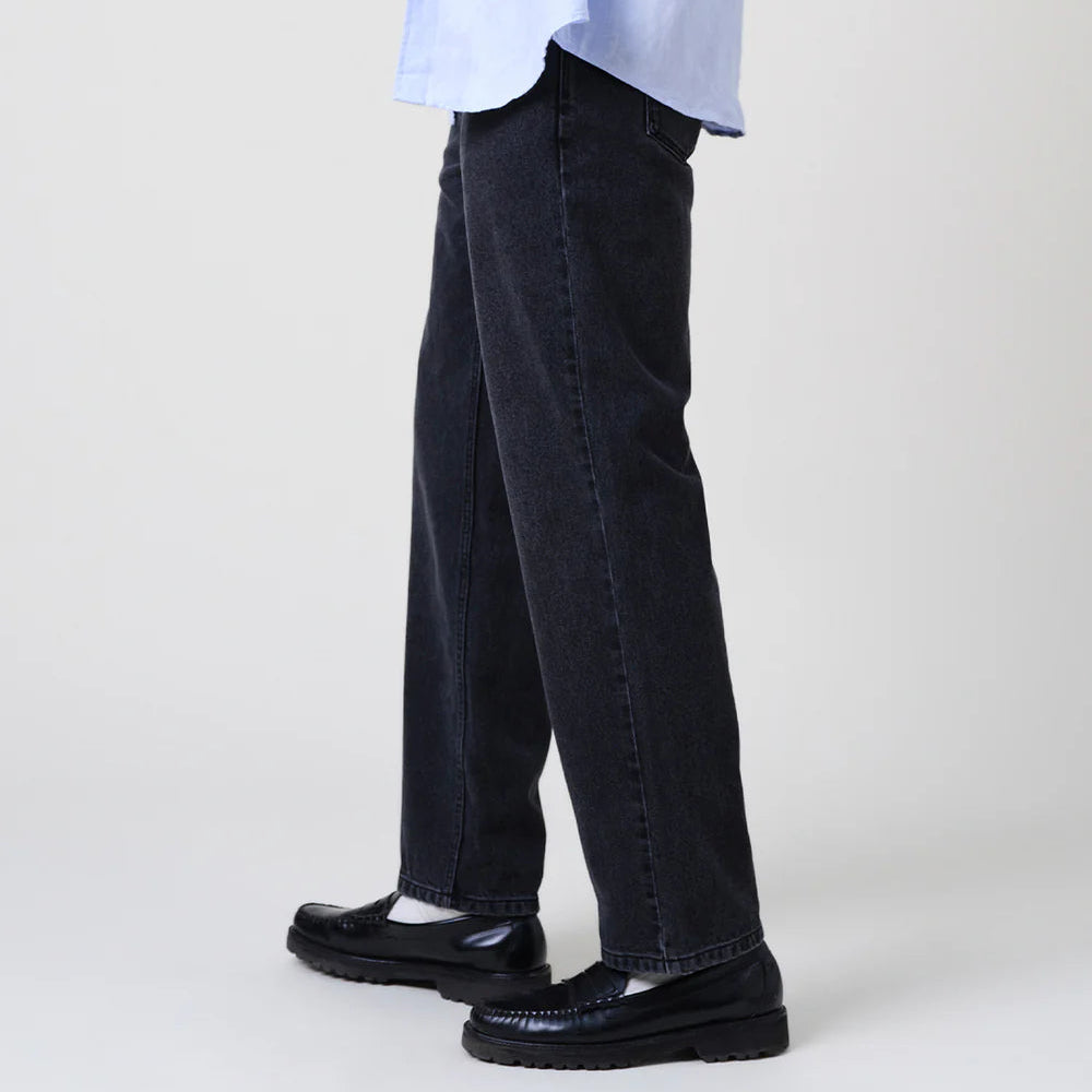 Russell Straight Fit Jean in Washed Black