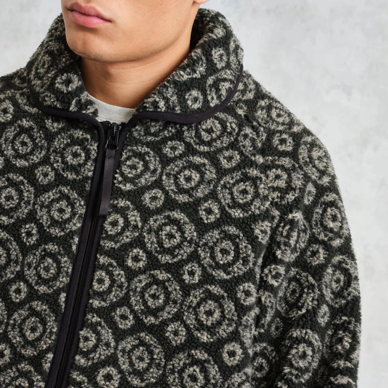 files/tate-charcoal-ornate-jacquard-fleece-jacket-3_1000x_852c0a0e-85b8-4a11-88ca-a6ed2f89ae94.webp