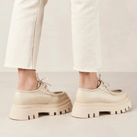 Tycoon Loafer in Ivory