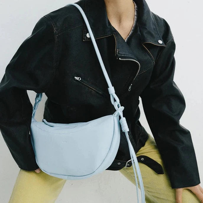 files/zoba_bag_blue_vardagsvaska_ljusbla_lader_accessoarer2_700x_257b2449-7dae-4f8c-bbc6-4e1eb705d0d3.webp