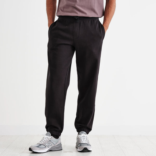 Eno Jogger in Black